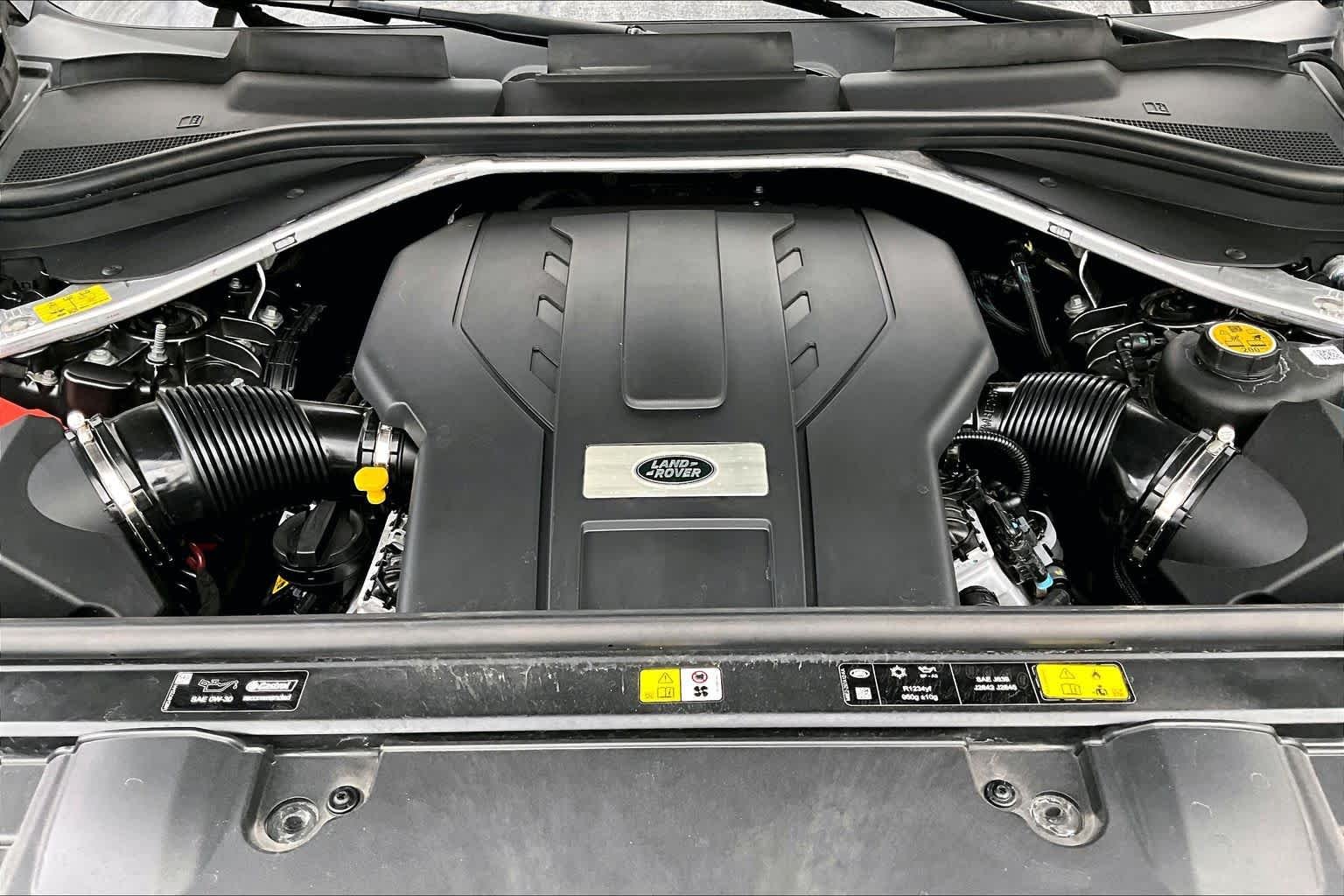 Used 2023 Carpathian Grey Premium Metallic Land Rover SE image 32