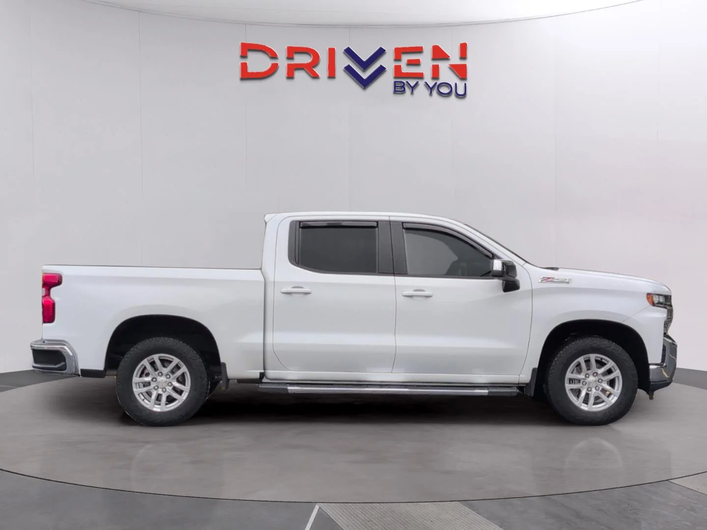 Used 2019 SUMMIT WHITE Chevrolet LT image 6