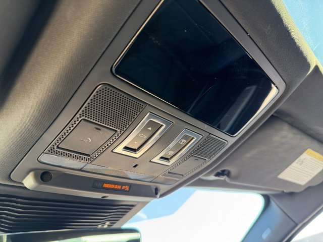 Used 2024  Jaguar R-Dynamic SE image 27