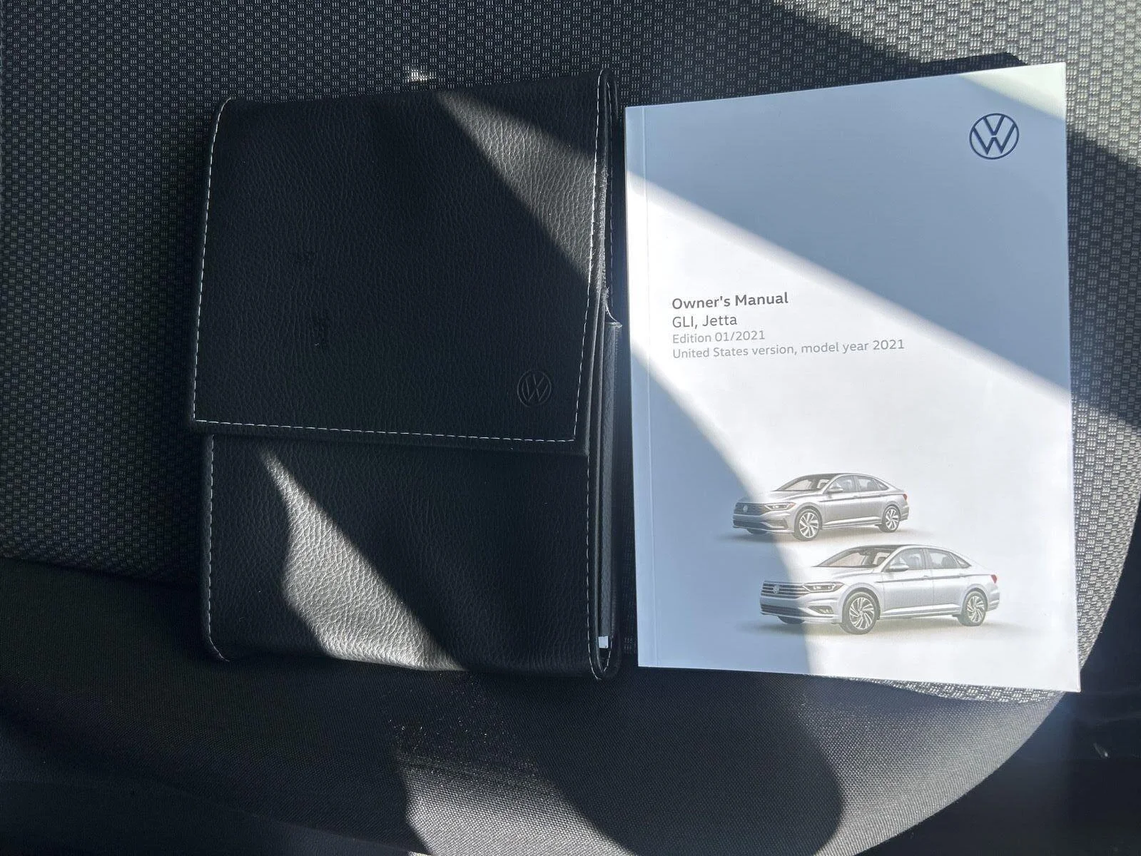 Used 2021 Pyrite Silver Metallic Volkswagen S image 19