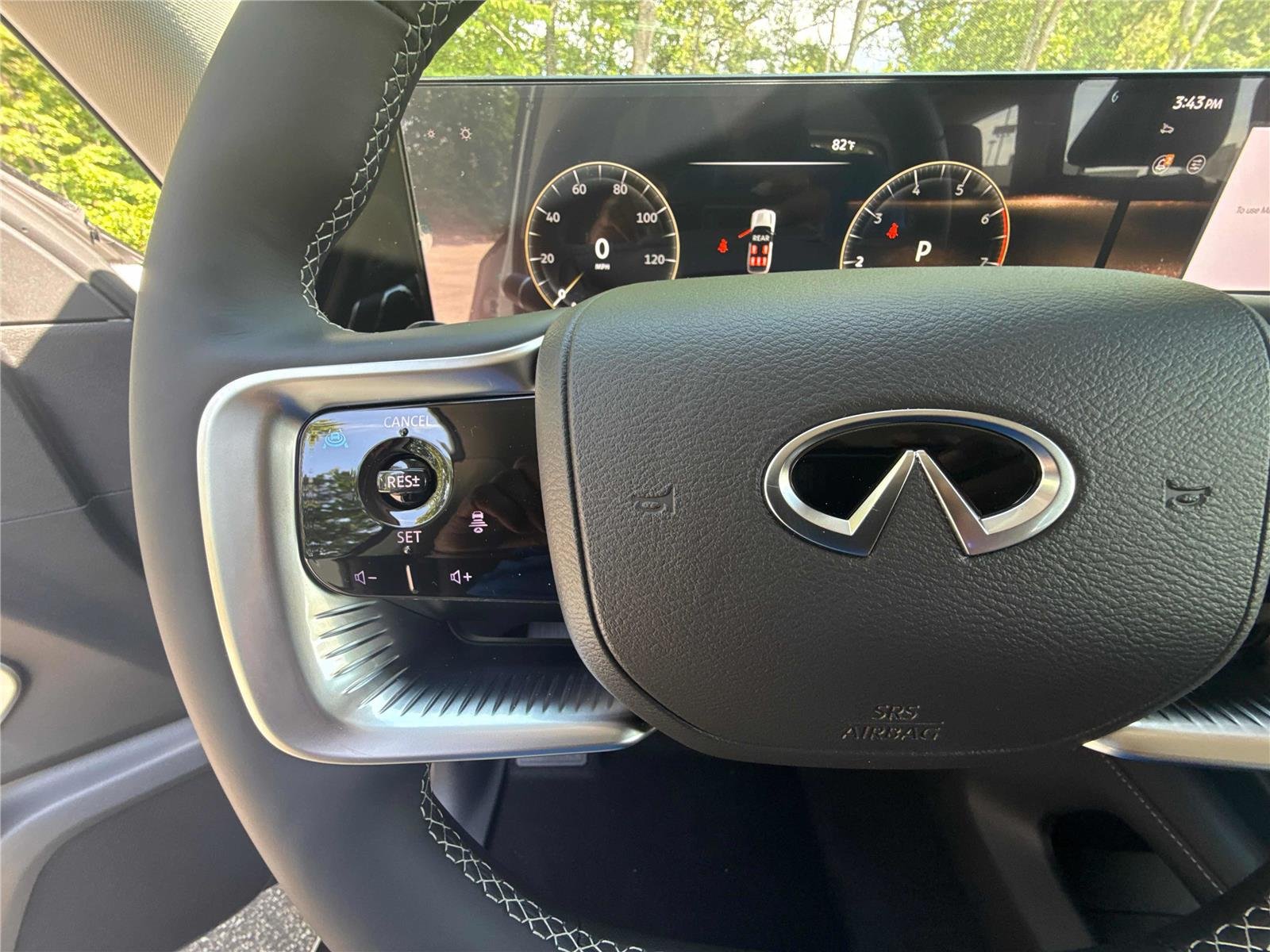 New 2026 RADIANT WHITE INFINITI Luxe 4WD image 19