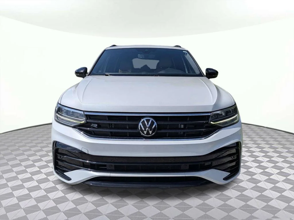 Used 2023  Volkswagen 2.0T SE R-Line Black image 7