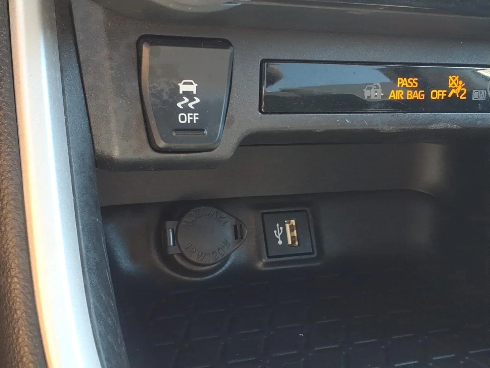 Certified Used 2025 Silver Toyota XLE image 16