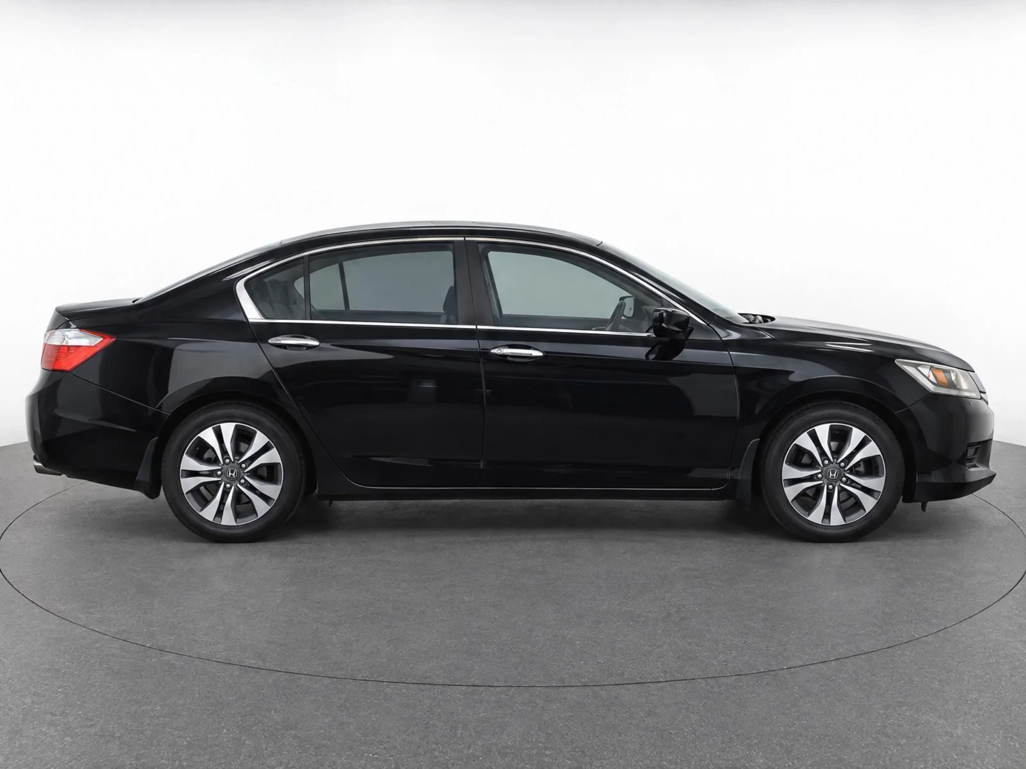 Used 2015 Crystal Black Pearl Honda LX image 27