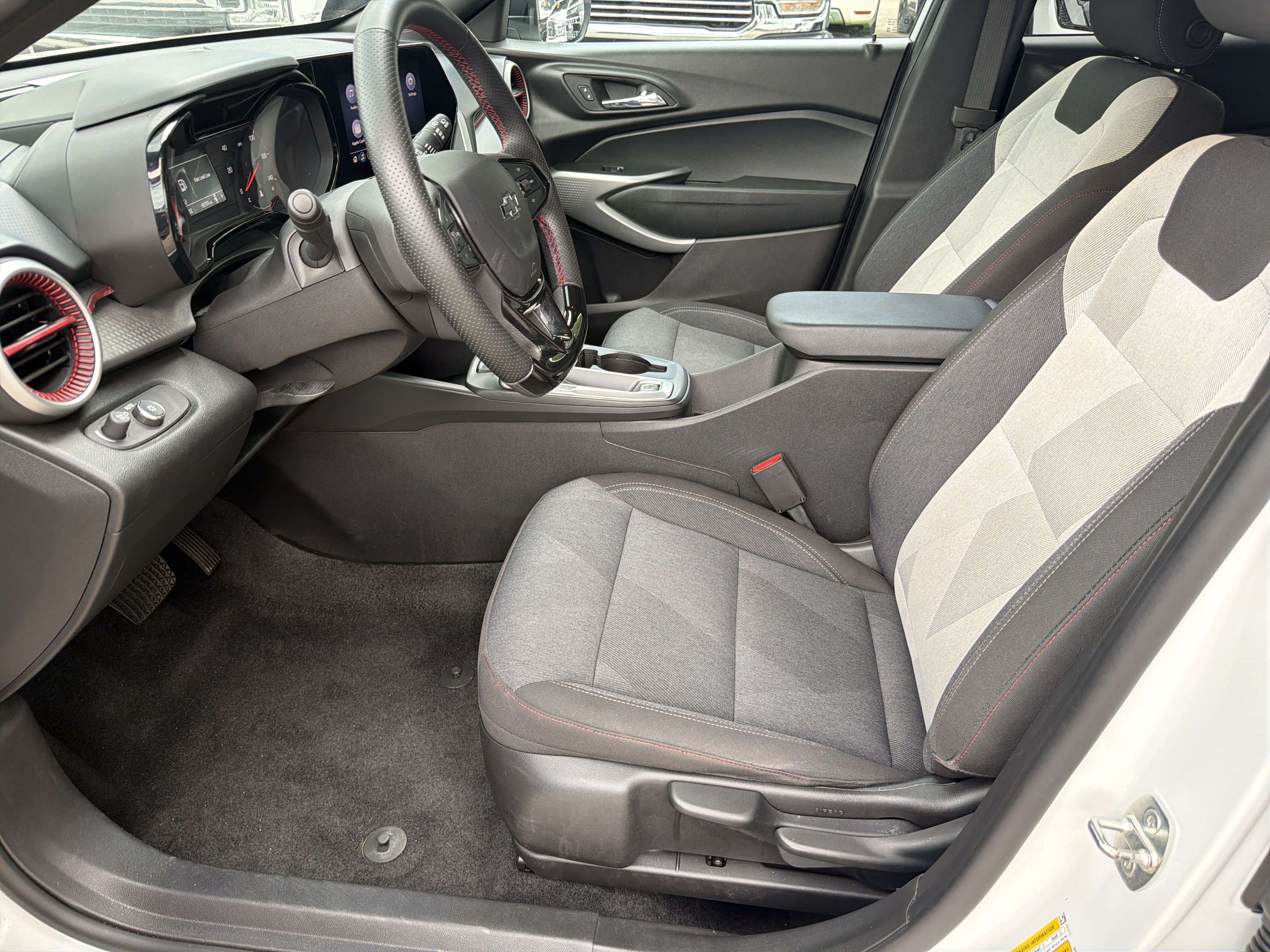 Used 2024 Summit White Chevrolet 1RS image 8