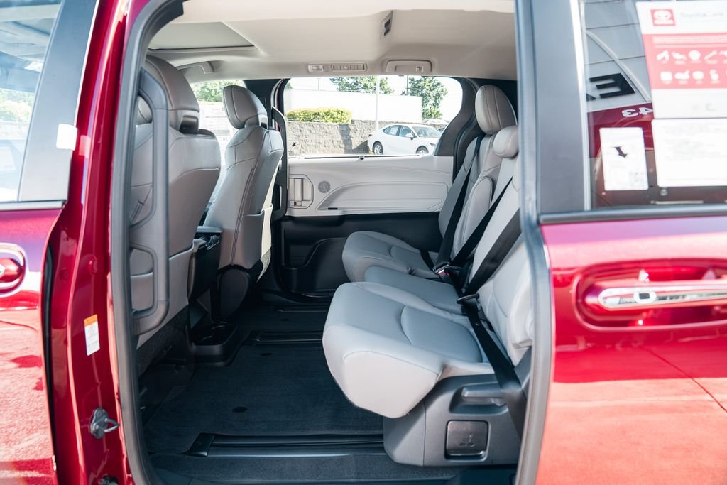 New 2026 Ruby Flare Pearl Toyota XLE image 27