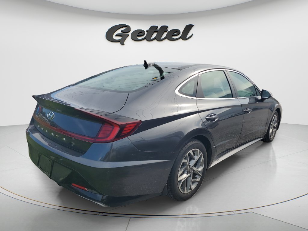 Used 2021 Gray Hyundai SEL image 4