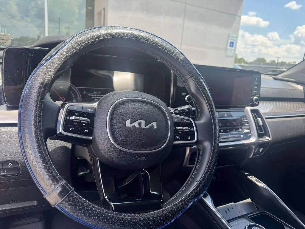 Used 2023 Red Kia EX image 15