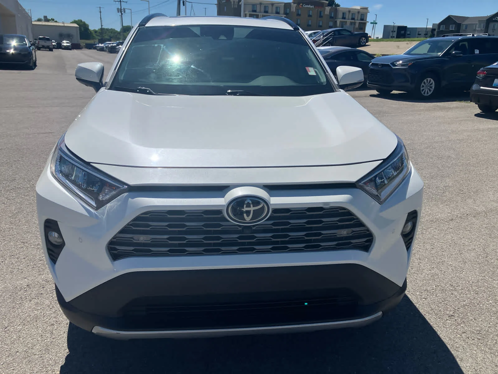 Used 2019 Blizzard Pearl Toyota Limited image 2
