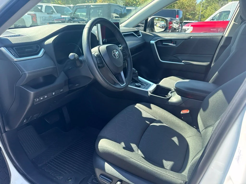 Used 2024 White Toyota XLE image 3