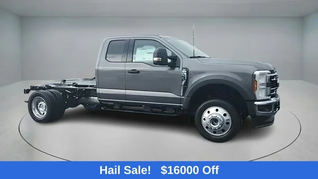 2026 Ford F-550 Super Duty Chassis Cab XLT - Photo 2