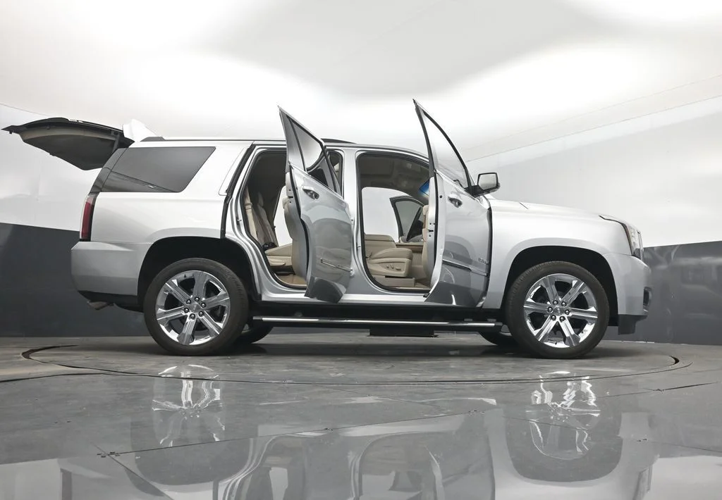 Used 2020 Silver GMC Denali image 7