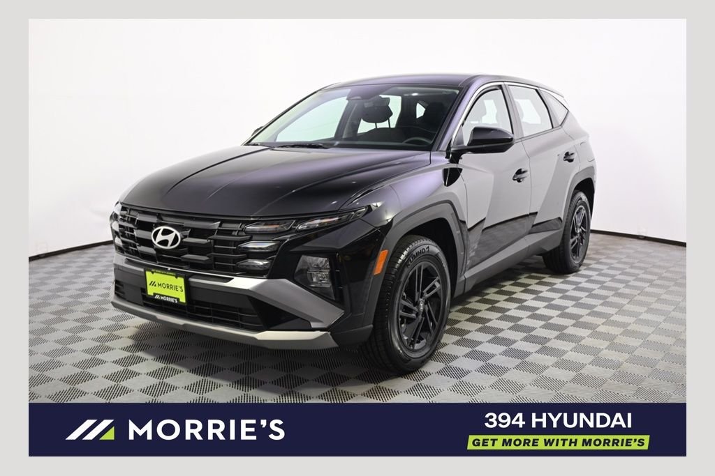 Certified Used 2025 Phantom Black Hyundai SE image 1