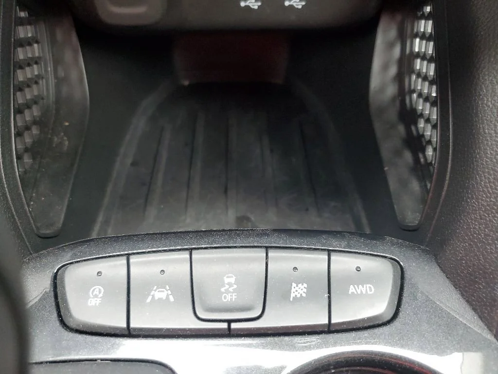 Used 2025 Sterling Gray Metallic Chevrolet LT image 22