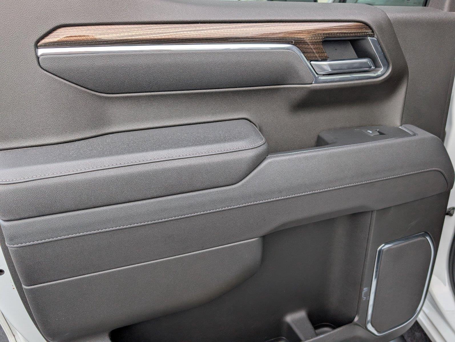 Used 2025 Summit White Chevrolet LT Trail Boss image 35