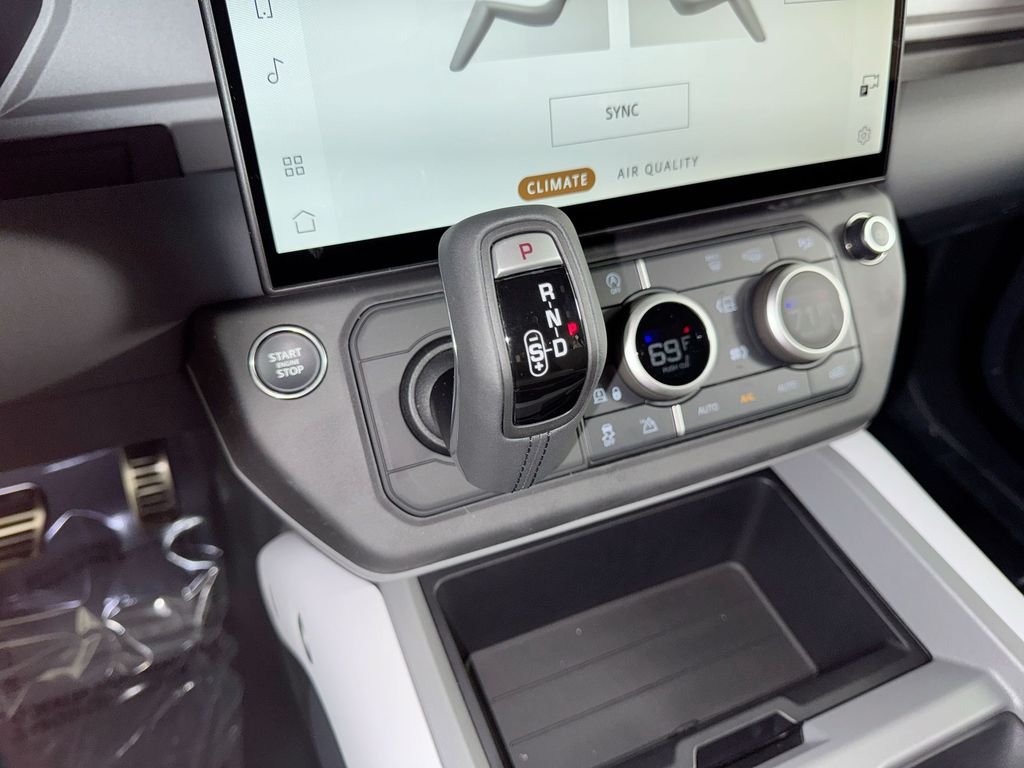 2026 Land Rover Defender X - Photo 19