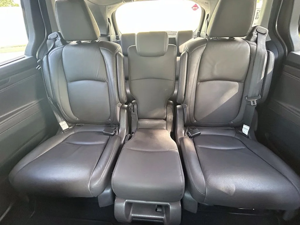 Used 2018 Silver Honda EX-L image 13