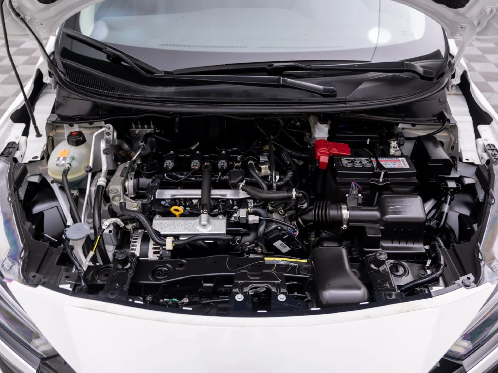 Used 2025 White Nissan 1.6 SV image 33