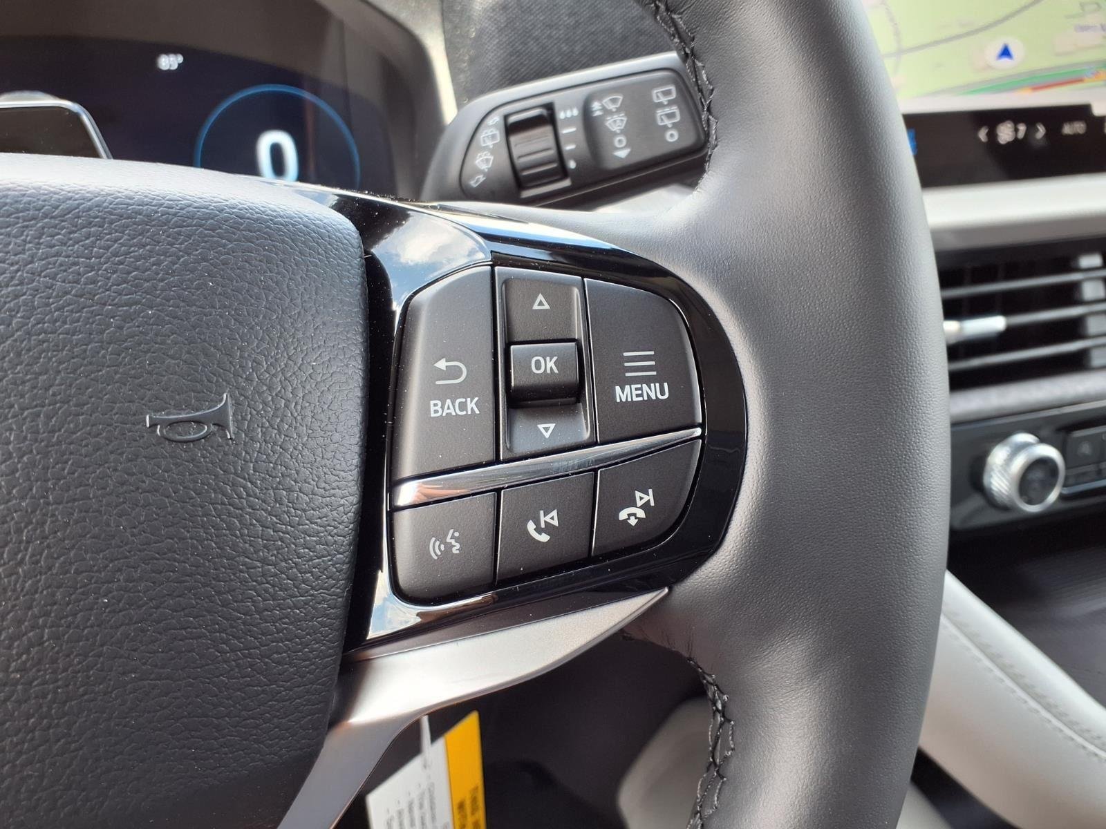 New 2026 Star White Metallic Tri-Coat Ford Platinum™ image 29