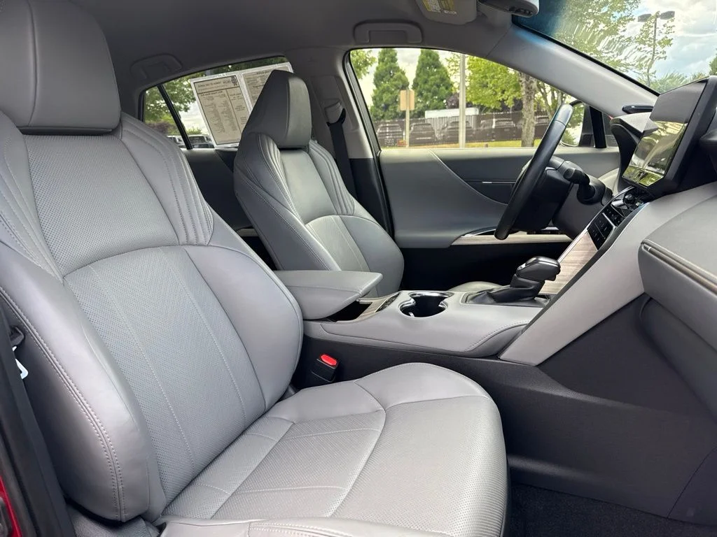Used 2021 Ruby Flare Pearl Toyota XLE image 24