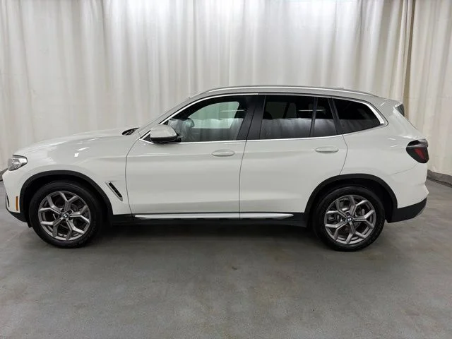 Used 2024 White BMW xDrive30i image 3