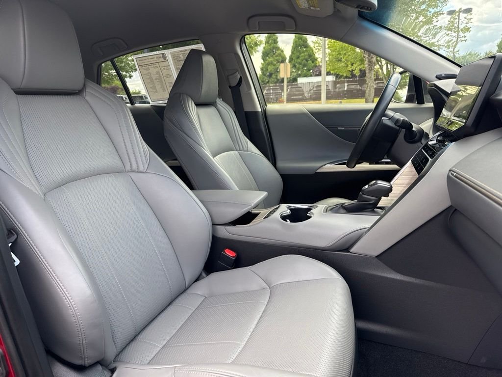 Used 2021 Ruby Flare Pearl Toyota XLE image 23
