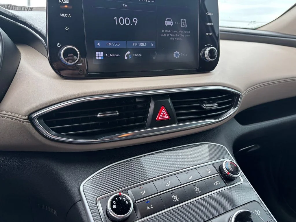 Used 2022 Gray Hyundai SE image 19