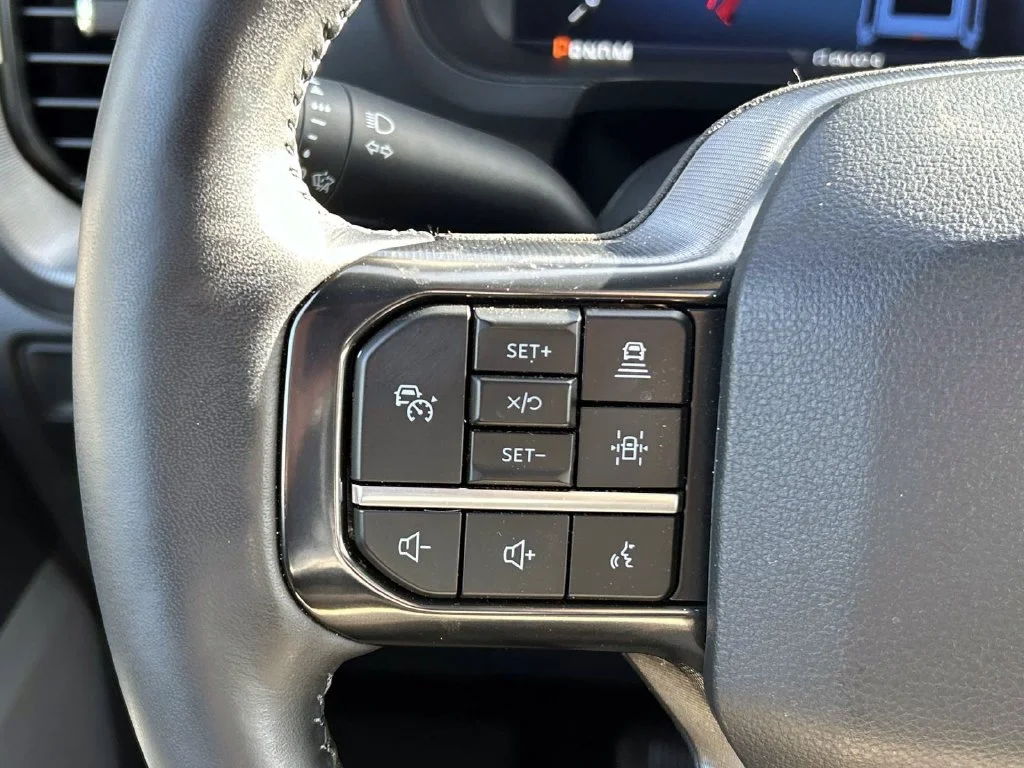 Used 2025 Black Ford Platinum image 25