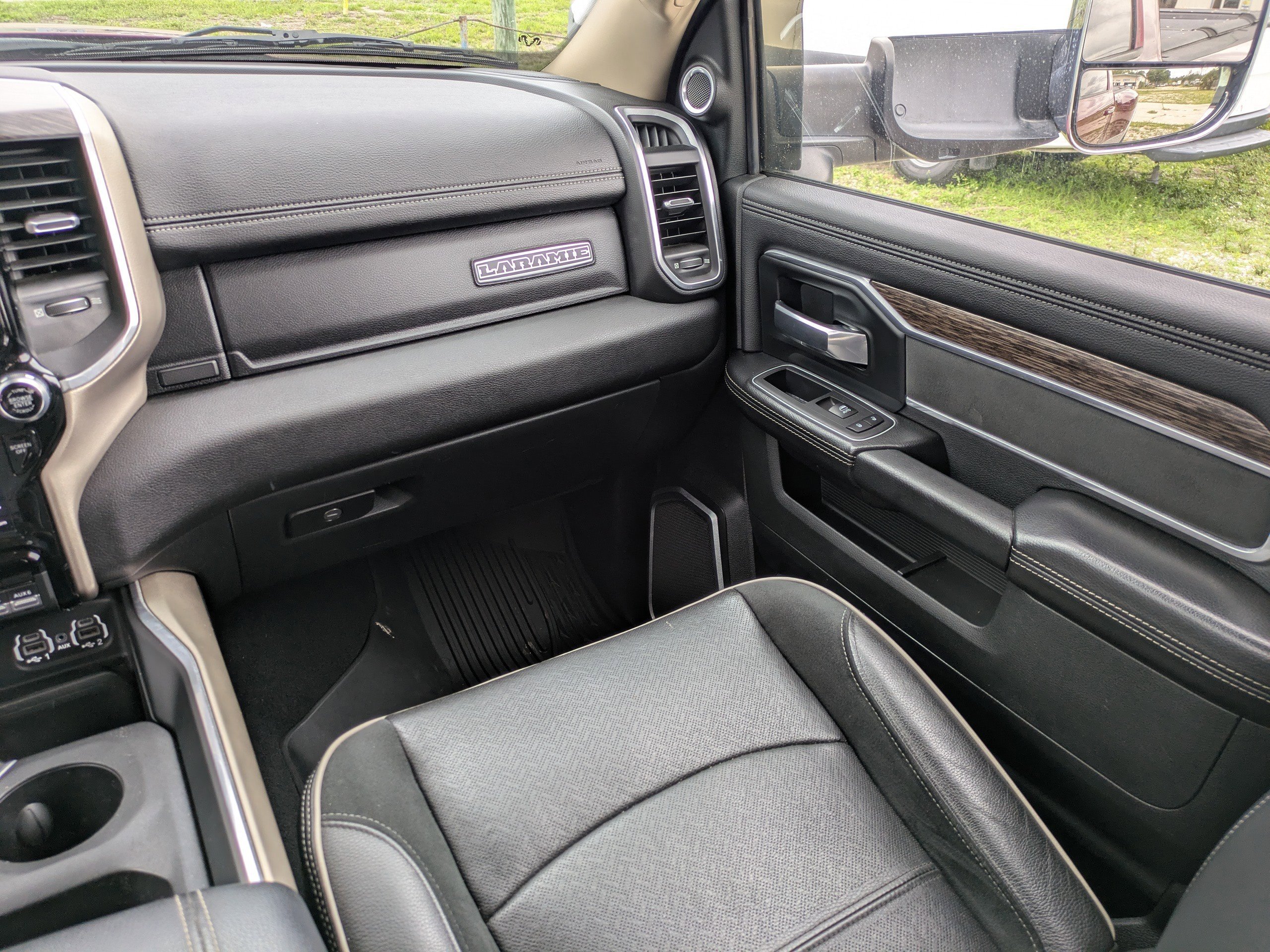 Used 2020 Delmonico Red Pearlcoat Ram Laramie image 15