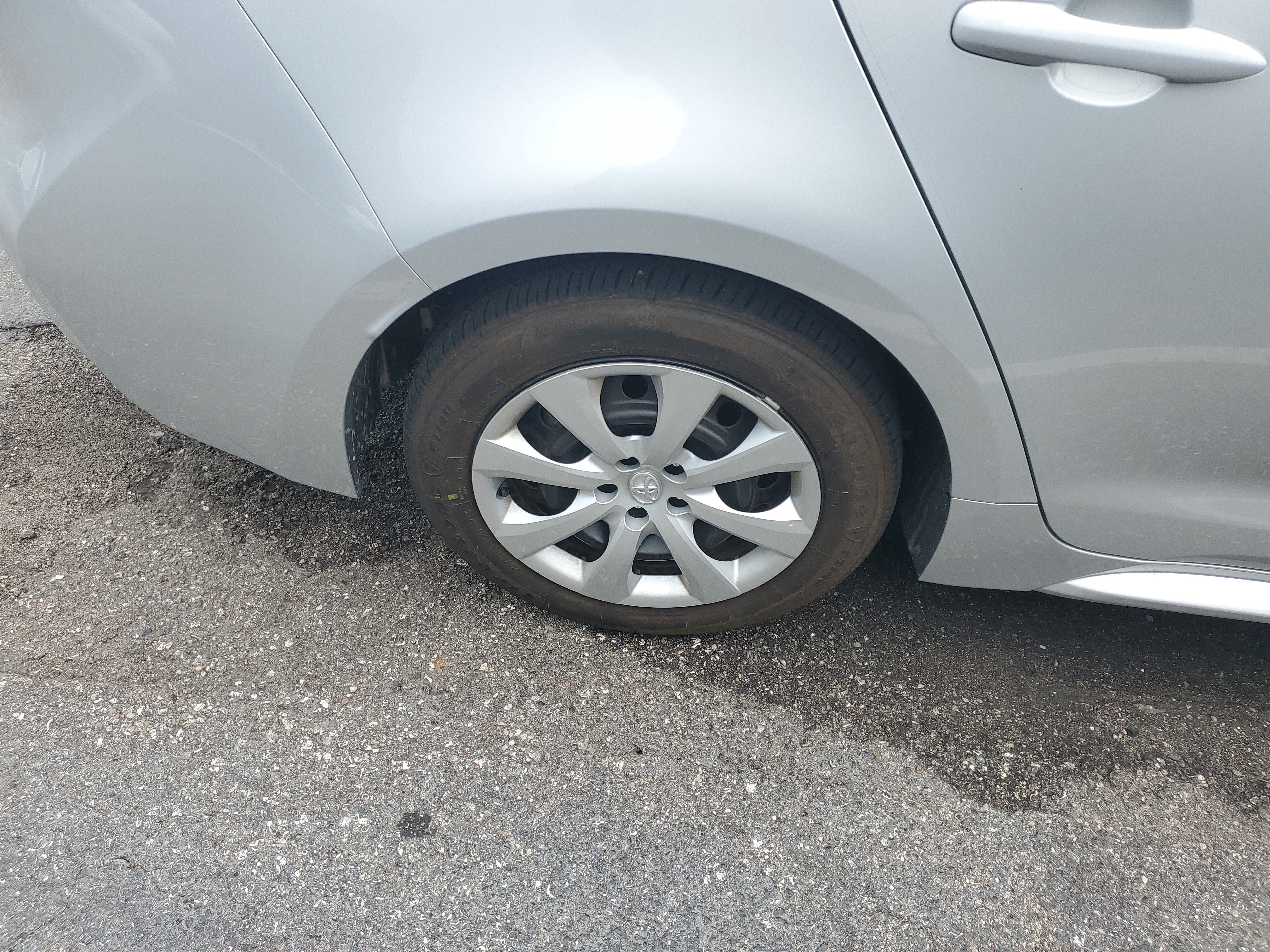 Used 2023 Classic Silver Metallic Toyota LE image 4