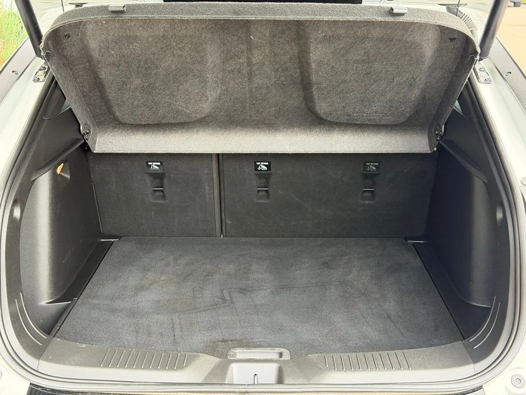 Used 2024 White Buick Sport Touring image 9