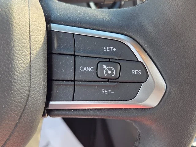 Used 2026 Silver Jeep Latitude image 26