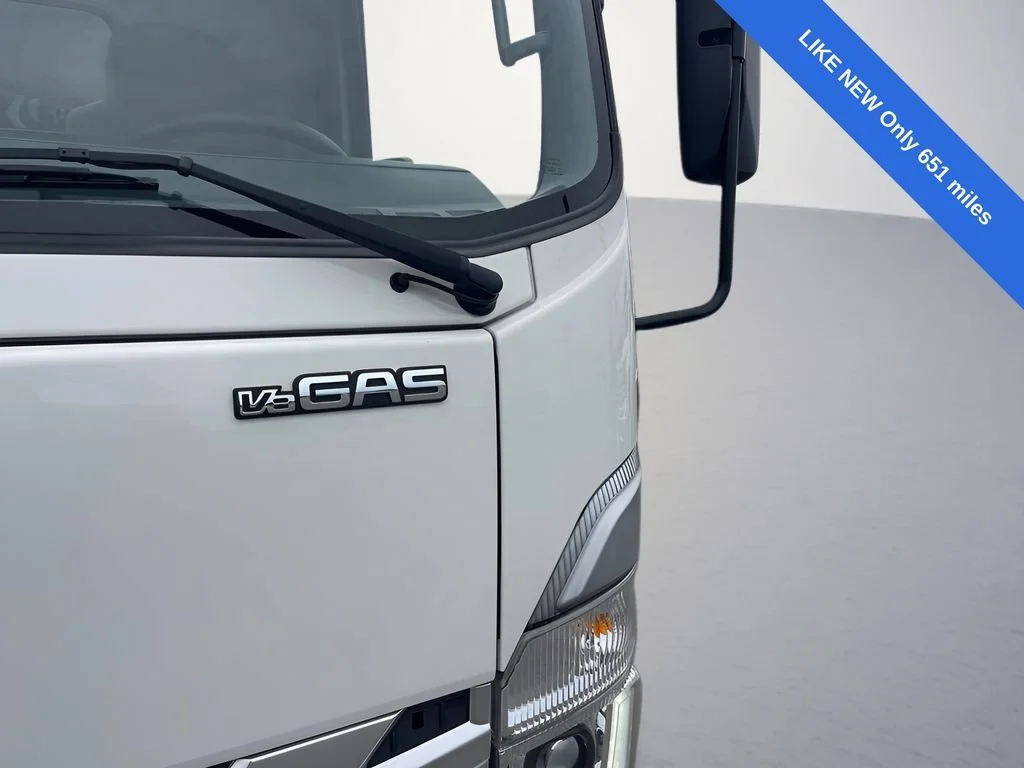 Used 2024 Arc White Chevrolet 1WT image 25