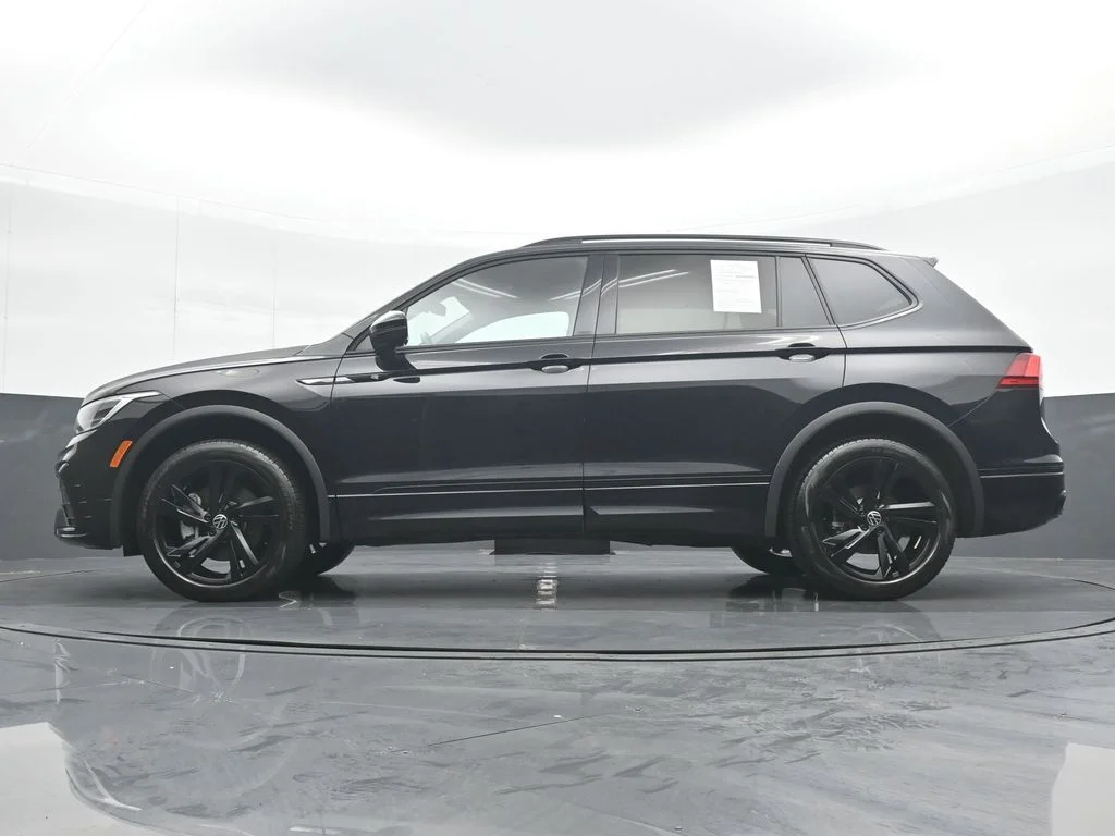 Used 2024 Black Volkswagen 2.0T SE R-Line Black image 27