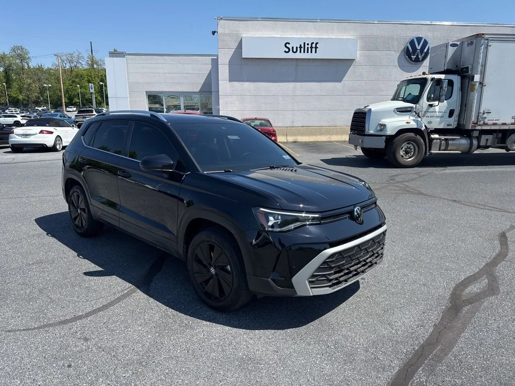 2025 Volkswagen Taos 1.5T SE 4Motion's photo