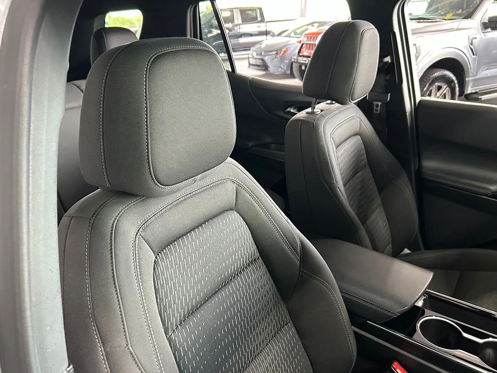 Used 2025 Sterling Gray Metallic Chevrolet LT image 33