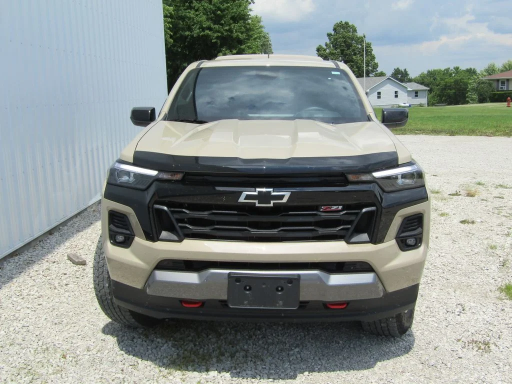 Used 2023 Beige Chevrolet Z71 image 8