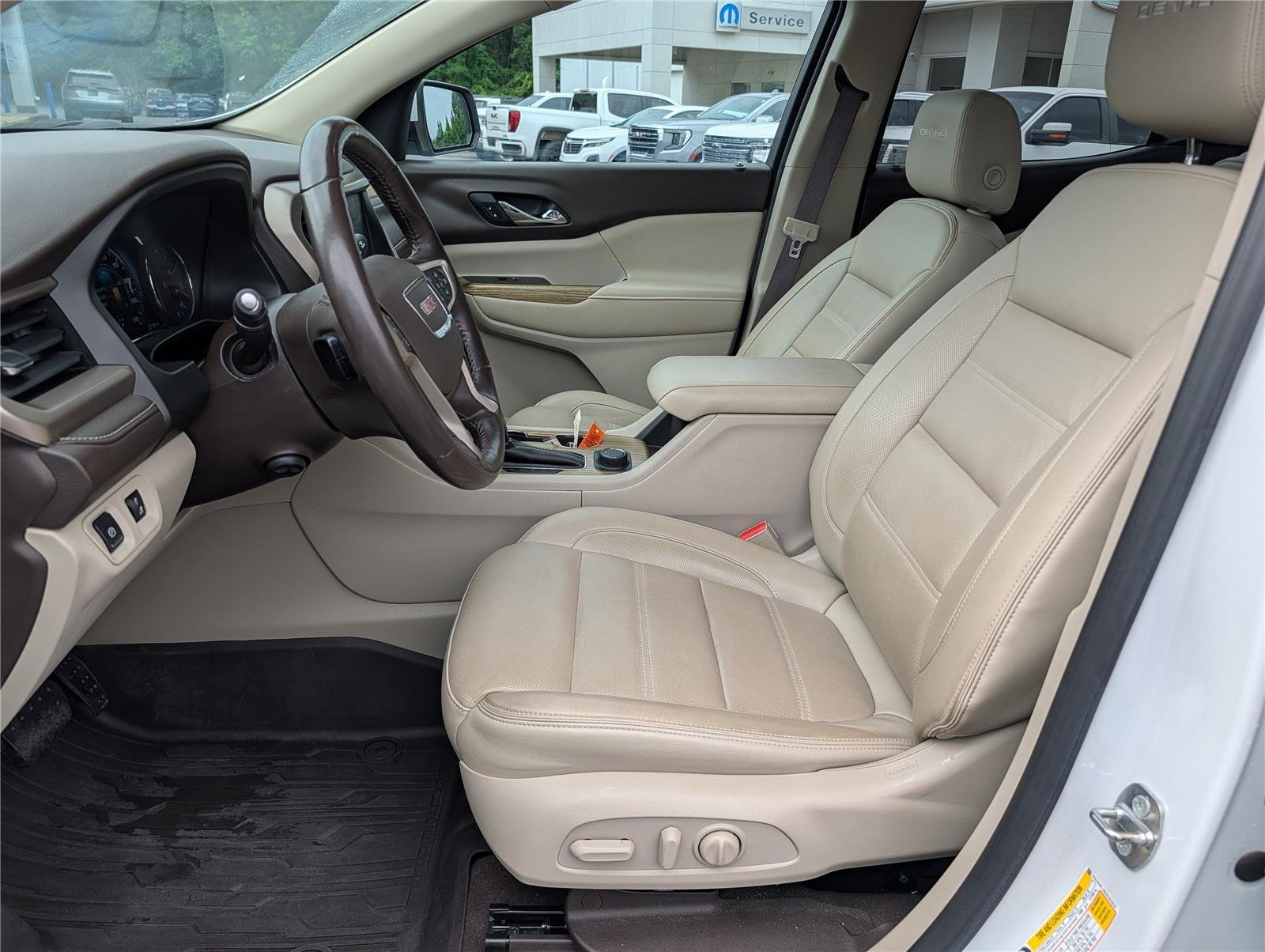 Used 2018 White Frost Tricoat GMC Denali image 11