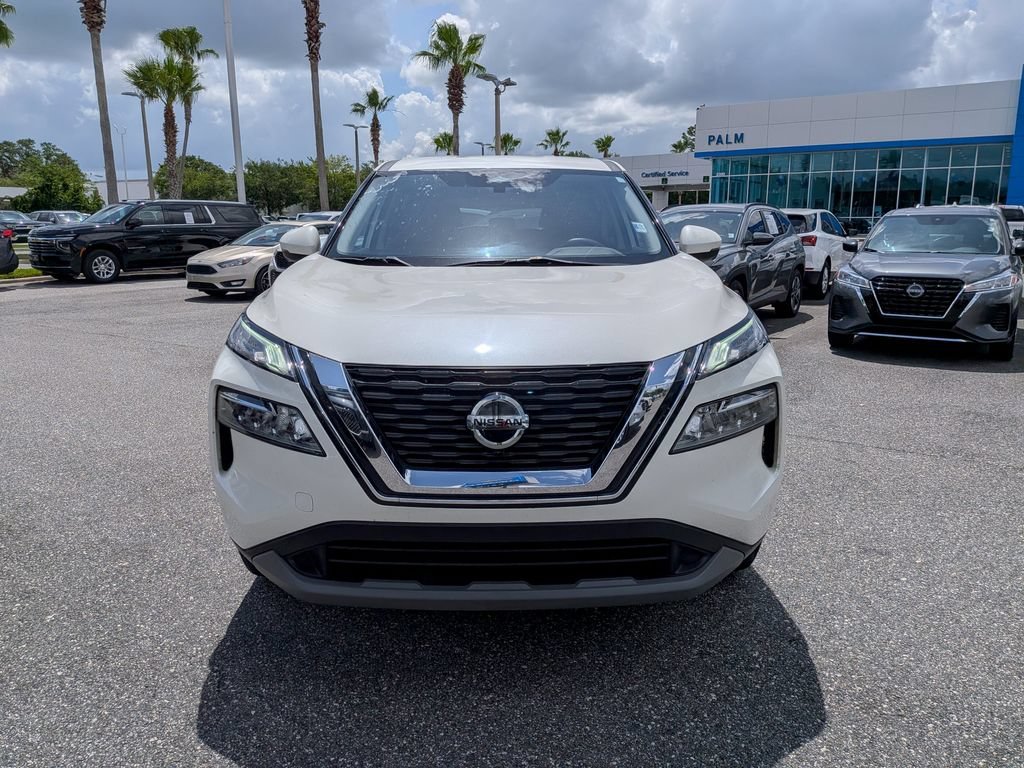 Used 2021 White Nissan SV image 8