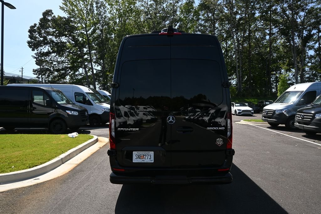 Used 2025 Black OG Luxury Coach VCB10OB image 28