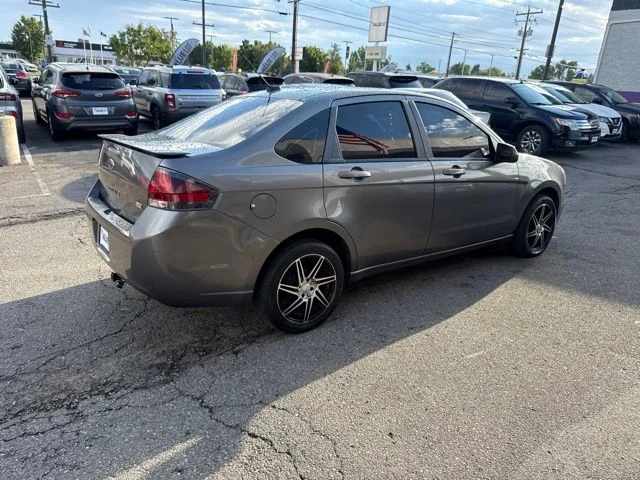 Used 2010 Gray Ford SES image 4
