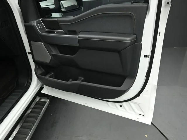 Certified Used 2025 White Ford Lariat image 34
