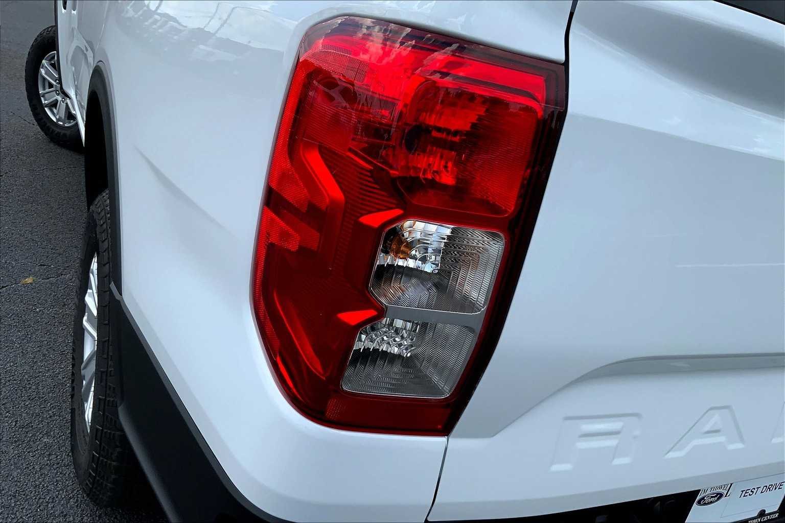New 2025 Oxford White Ford XL image 14