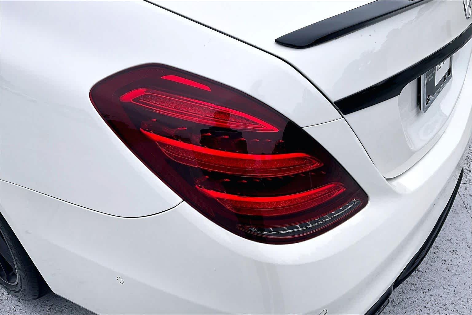 Used 2020 designo Diamond White Mercedes-Benz AMG® S 63 image 28