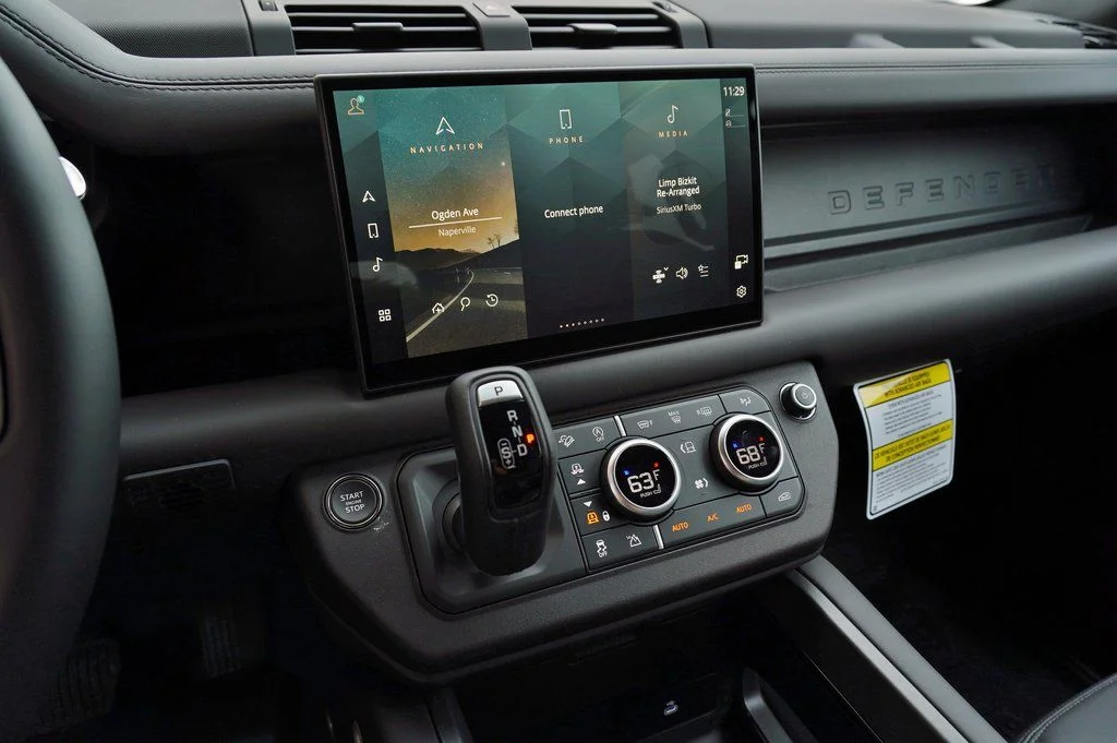 Certified Used 2025 Black Land Rover X-Dynamic SE image 23