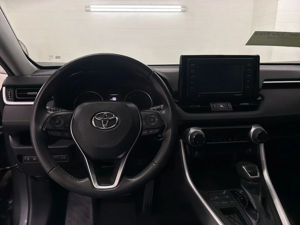 Used 2021 Gray Toyota XLE Premium image 7