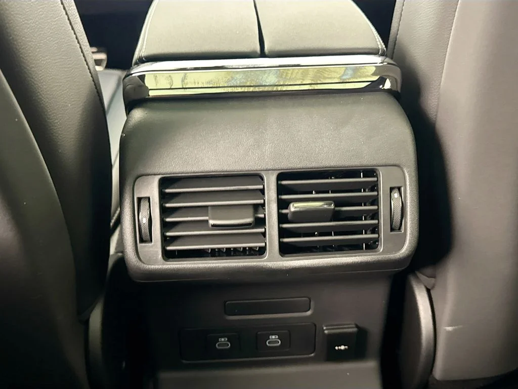 New 2026 Varesine Blue Land Rover Belgravia Edition image 26