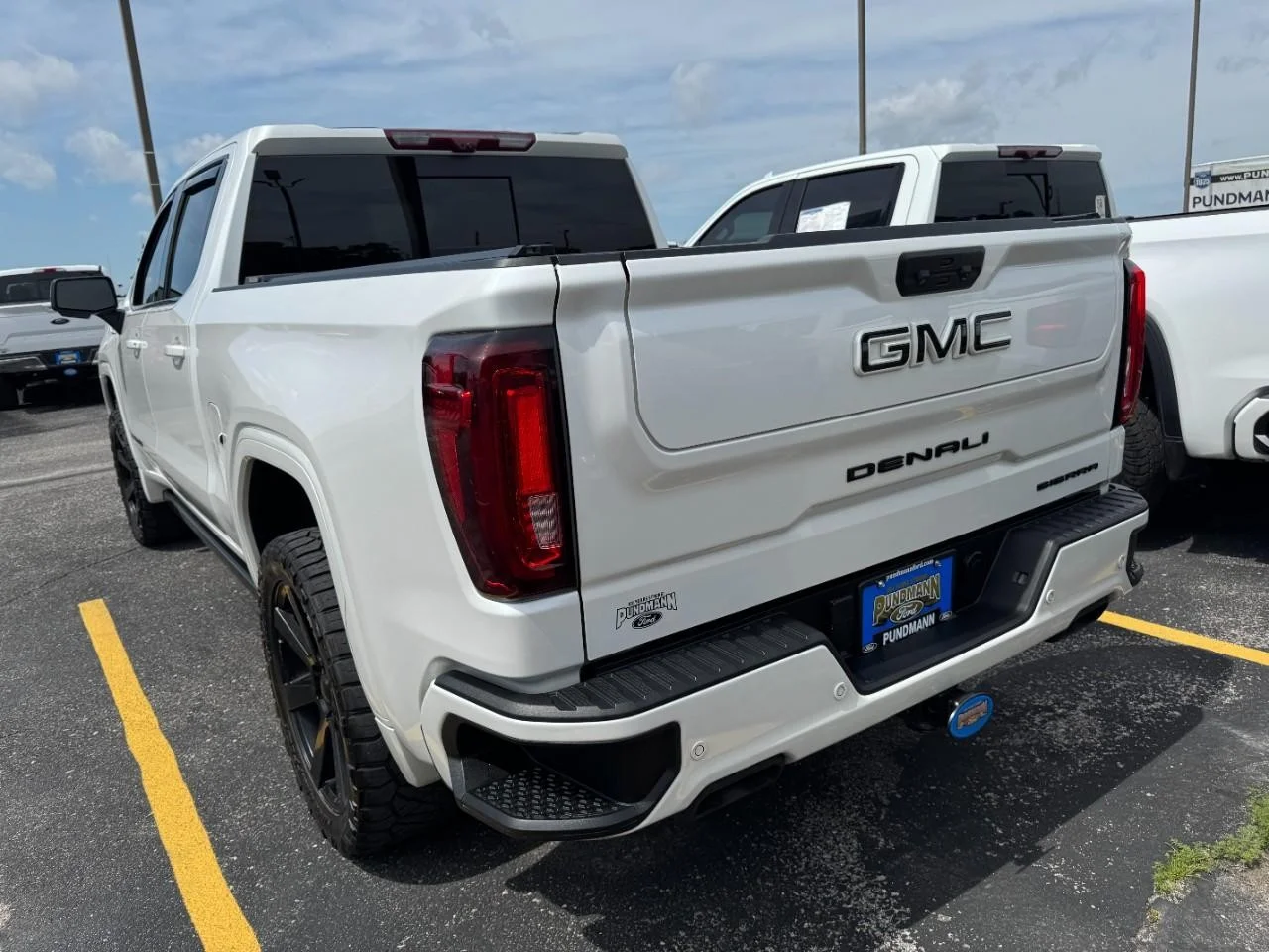 Used 2023 Summit White / White GMC 4WD Crew Cab 147" Denali image 10