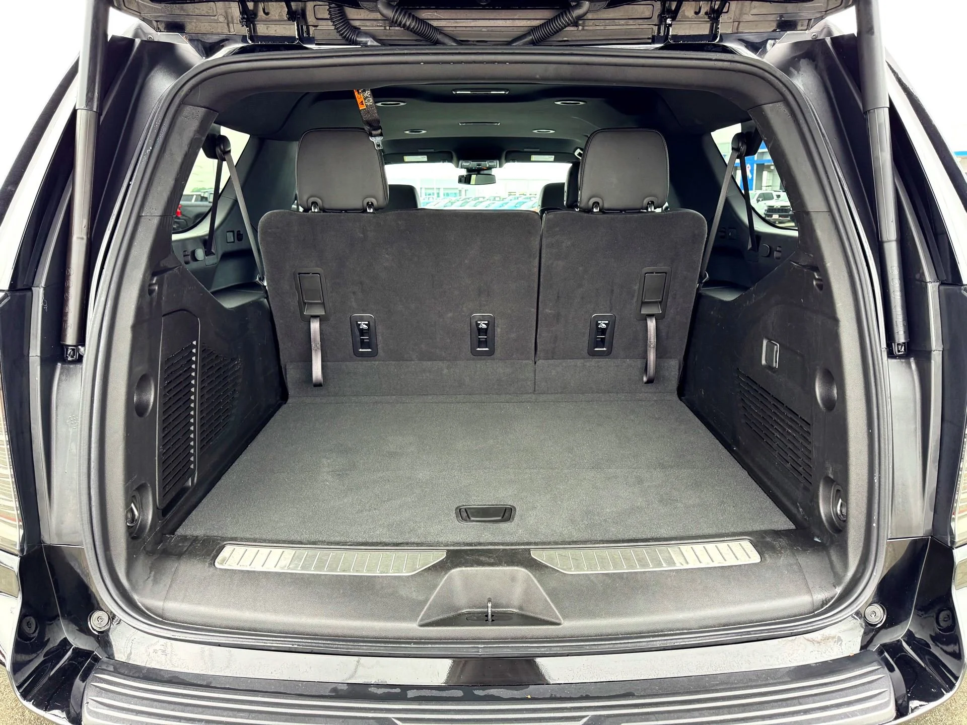 Used 2025 Black Chevrolet Z71 image 9