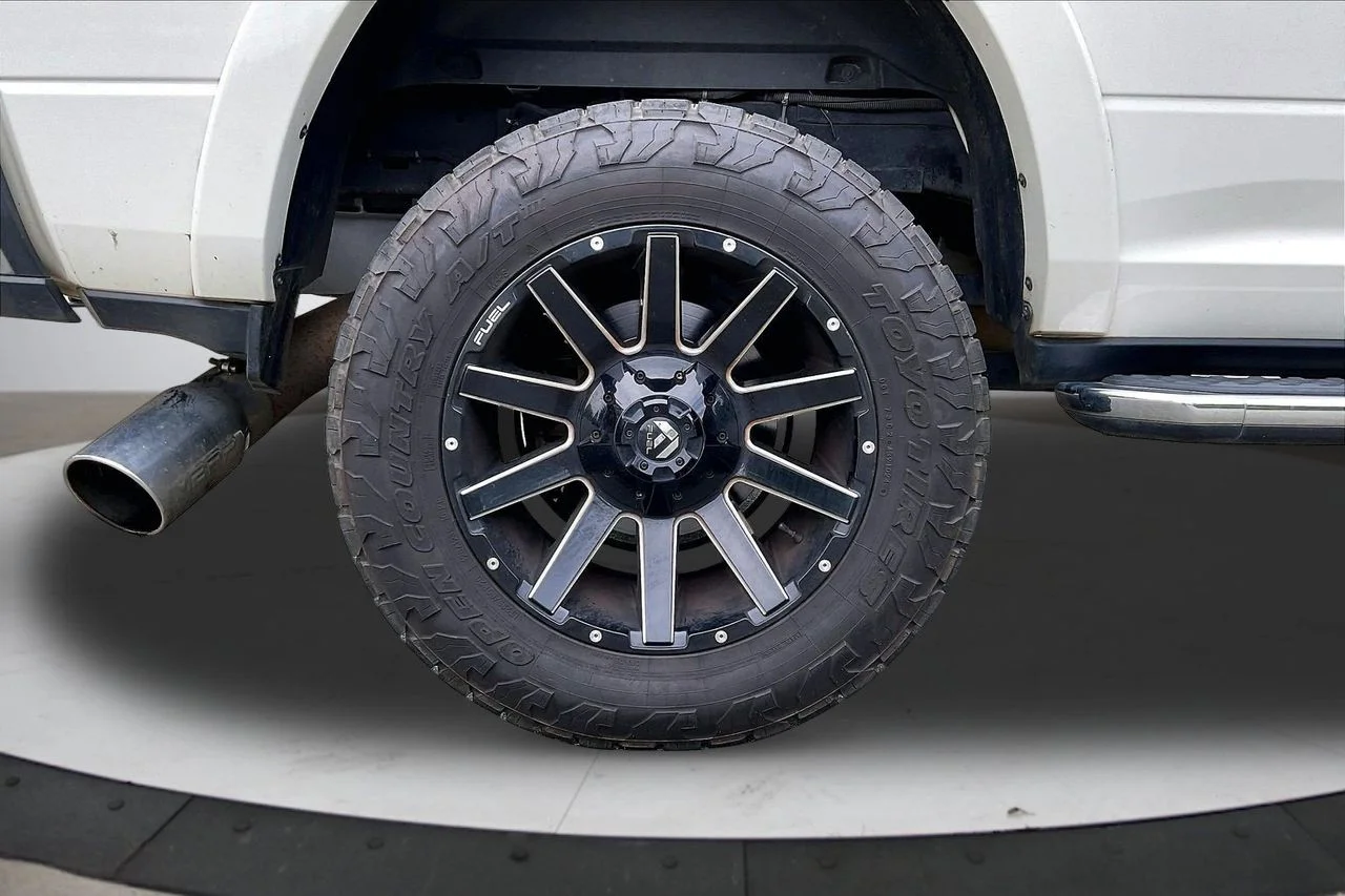 Used 2021 White Ram Laramie image 37